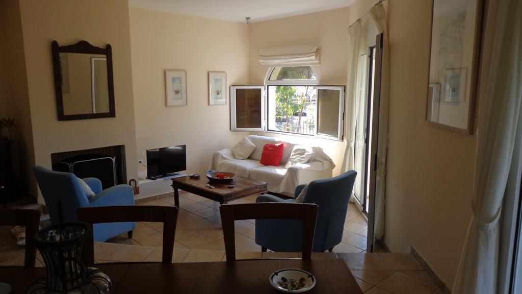 Elen House Villa Chiliadou  Exteriör bild