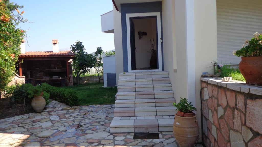 Elen House Villa Chiliadou  Exteriör bild